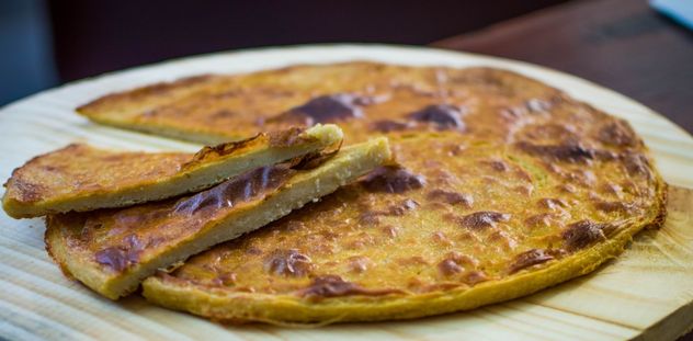 Fácil y barata para tus picadas mundialistas: los secretos de Narda Lepes para la mejor fainá.
