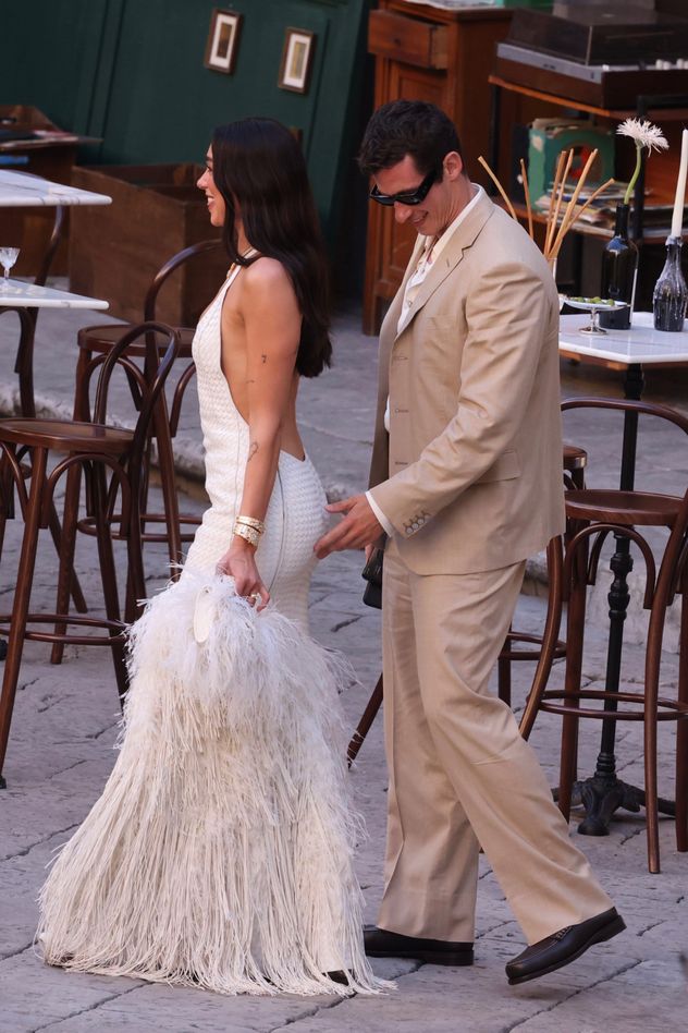 Dua Lipa y Callum Turner se casaron en Sicilia