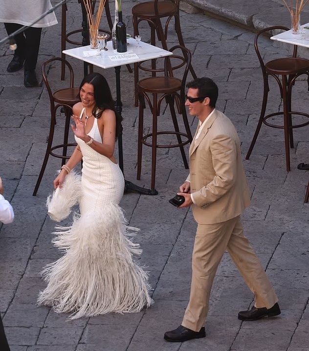 Dua Lipa y Callum Turner se casaron en Sicilia