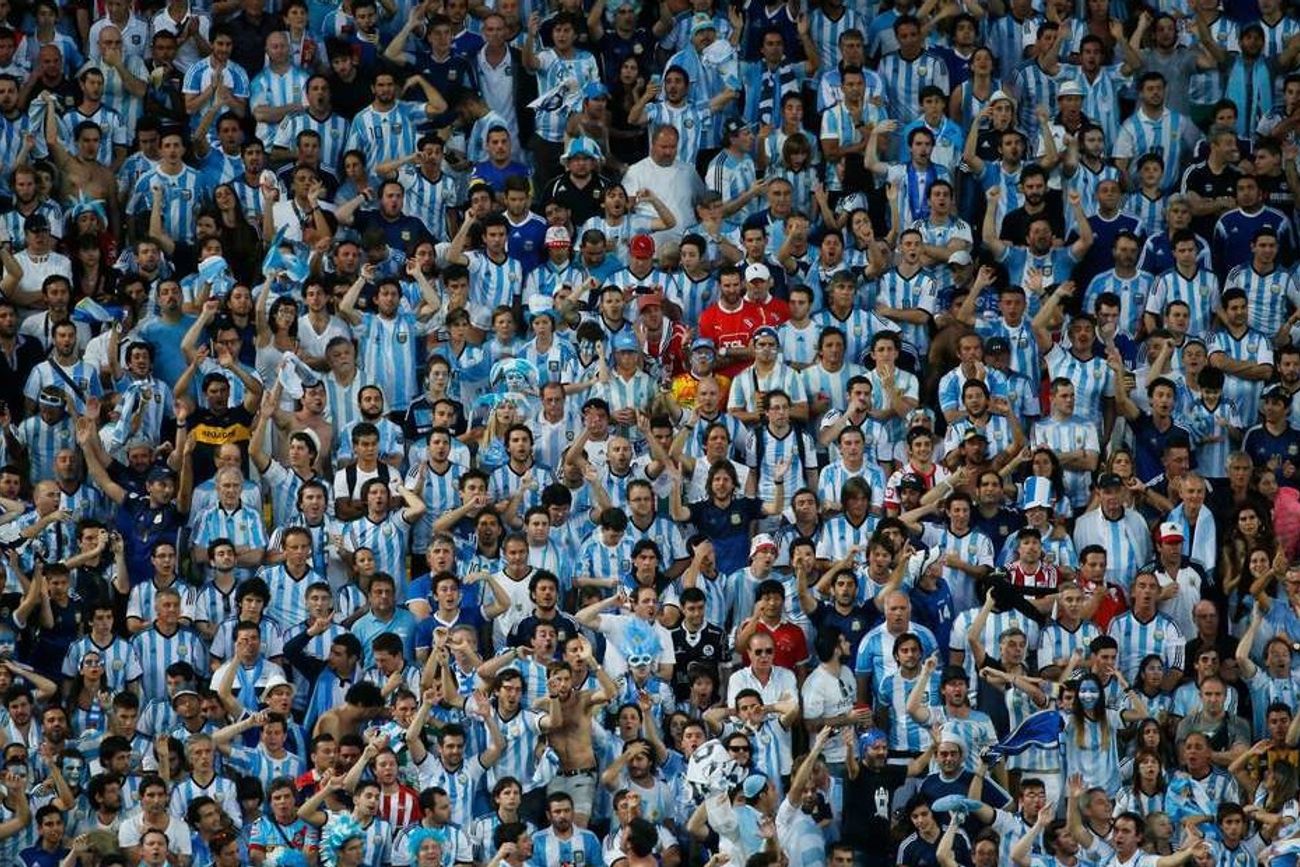 Hinchada argentina durante los partidos de la selección nacional. Hinchas 
