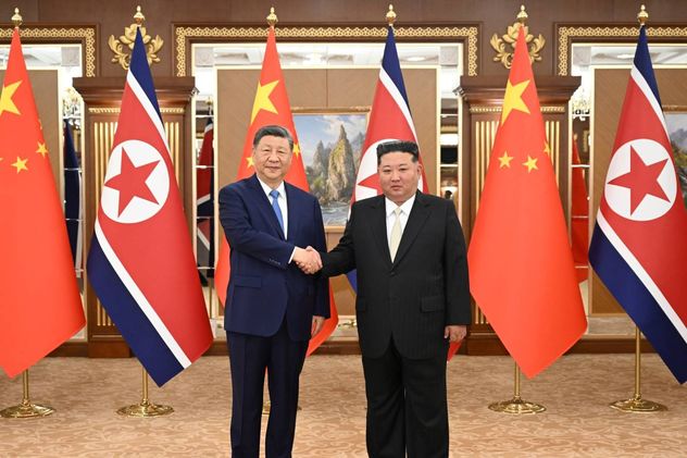 Corea del Norte y China. Xi Jinping y Kim Jong-un sellan su alianza en Piongyang.