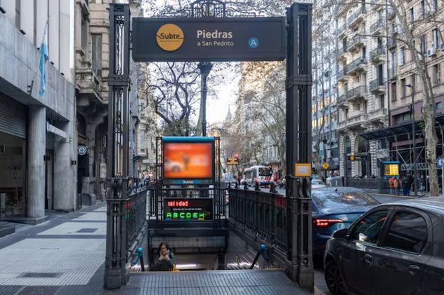 La estación Piedras de la Línea A reabrió tras cinco meses de obras: qué trabajos se realizaron.