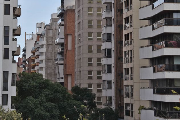 Plataformas especializadas como ConsorcioAbierto ofrecen sistemas que integran la gestión laboral con la contabilidad del edificio y facilitan el cumplimiento de las nuevas exigencias legales.