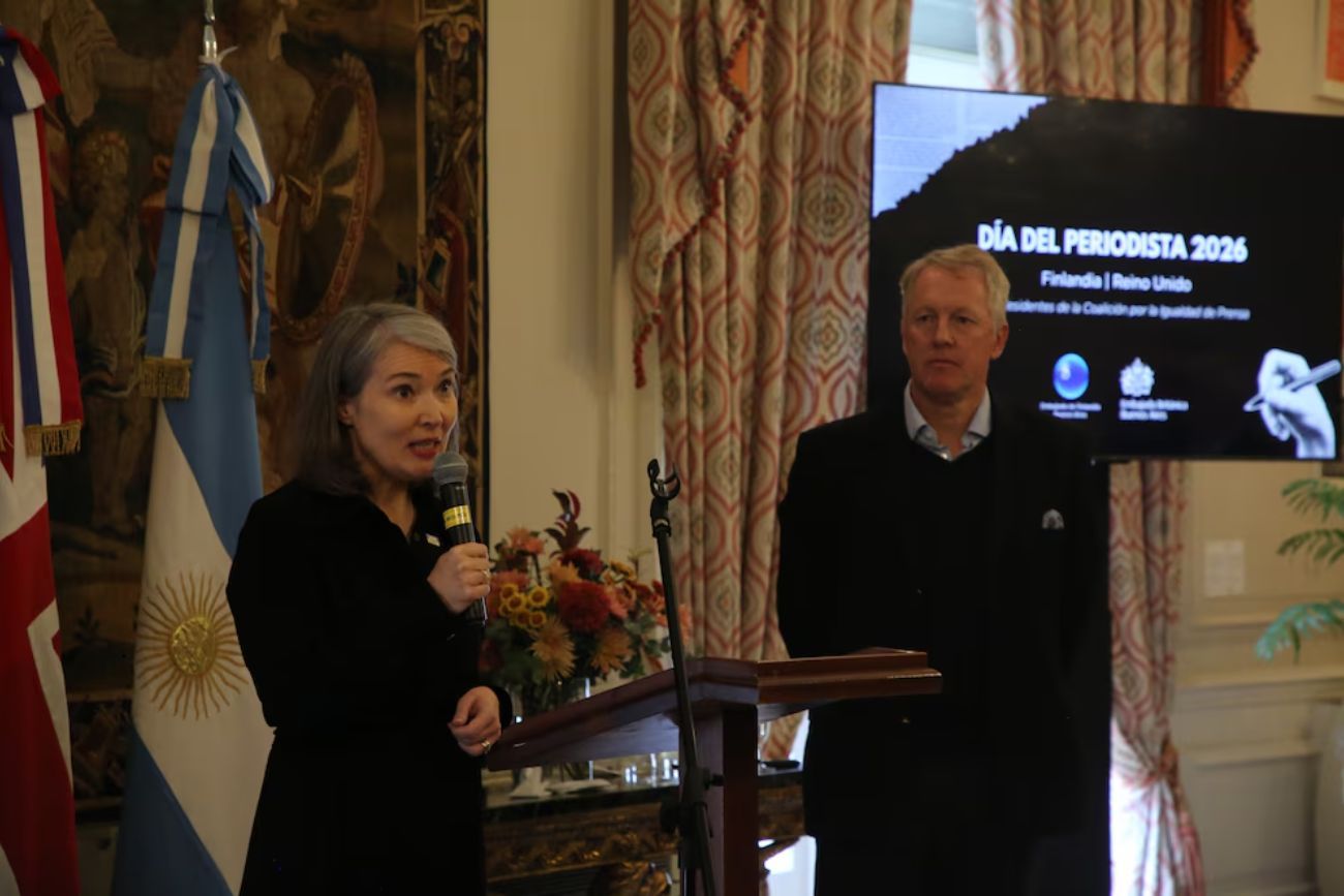 Embajadores de Reino Unido y Finlandia defendieron la libertad de prensa en Argentina