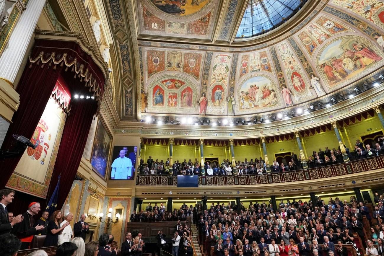 El papa León XIV se convirtió en el primer obispo de Roma en hablar ante el Congreso de los Diputados en Madrid.