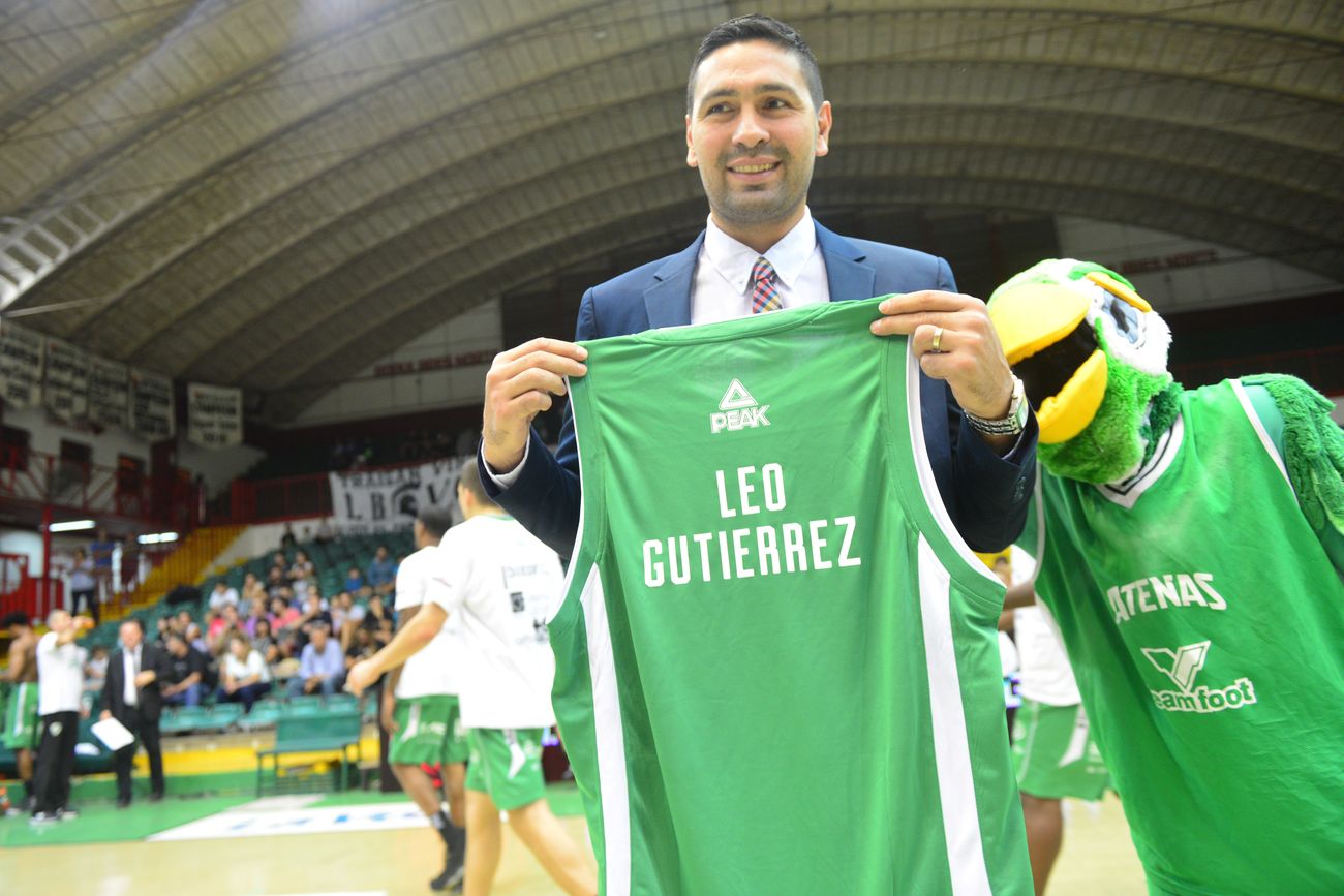 Leonardo Gutiérrez regresa a Atenas, ahora como entrenador en el equipo que jugará la Liga Nacional. (La Voz)