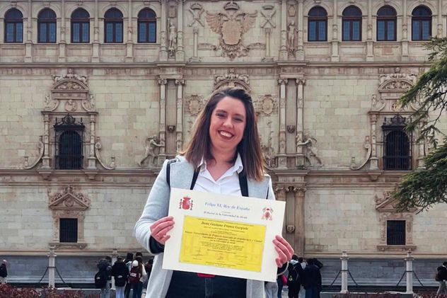 Giuliana Franco (30), egresada de la UNC, vive en Madrid desde el 2022, y contó que su homologación salió positiva, pero el Cscae presentó un recurso en contra de su homologación. (Gentileza) 