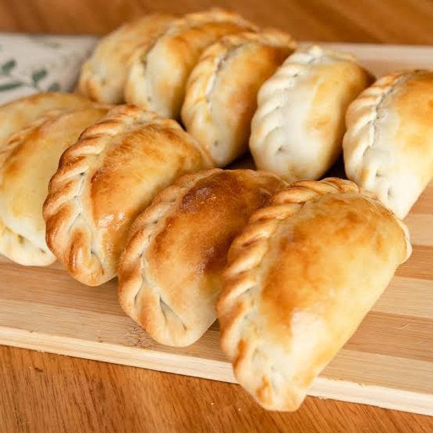 Dónde probar distintas empanadas en una sola tarde: la propuesta que desembarca en el Abasto.