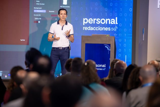 Juan Carlos López Calvet durante su presentación en Buenos Aires en el ciclo "Innovación, Tecnología y Periodismo" en el edificio de Personal.