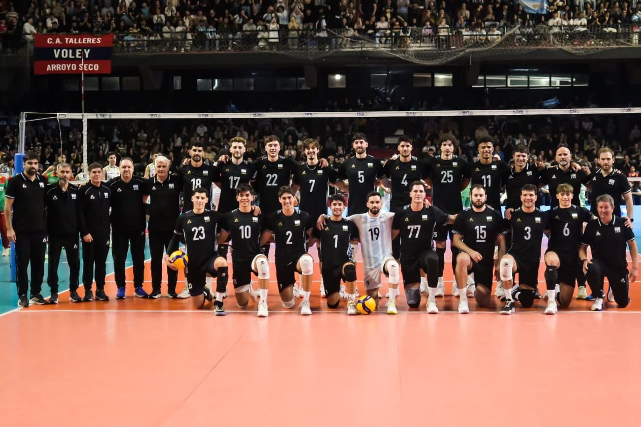El equipo argentino en el último amistoso previo al viaje a Brasil para jugar la VNL.