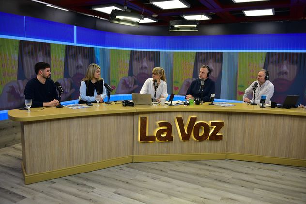 Fernanda Alaniz y Gino Torreani, abogados del padre de Agostina Vega, en el streaming de La Voz en vivo. (Nicolás Bravo / La Voz)