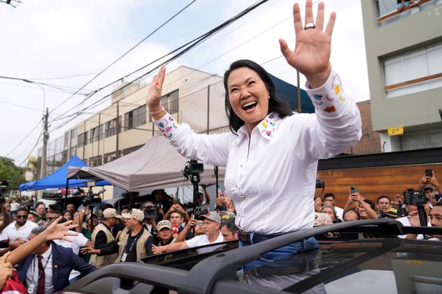 El recuento de las elecciones en Perú arroja un resultado muy parejo, con un virtual empate técnico entre ambos candidatos. (AP)
