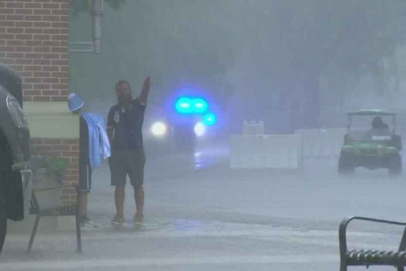 Diluvio en Alabama, en la previa del partido entre Argentina e Islandia.