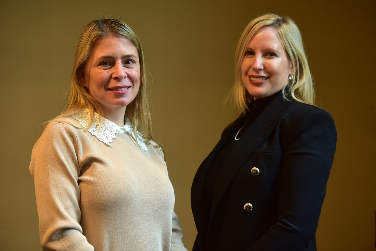Las psicólogas Cecilia Taburet y María Constanza Pereyra Esquivel idearon un "madeworking emocional" para emprendedores. (Nicolás Bravo / La Voz)