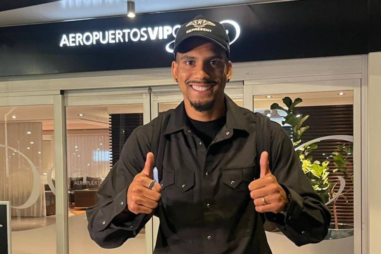 Ronald Araújo se fue a tratar a España.