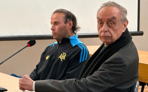 El acusado y su abogado, en el juicio, en los tribunales riocuartenses.
