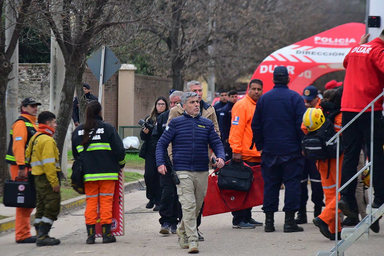 Búsqueda de Luciana Barrios Alarcón. El ministro Quinteros encabeza la búsqueda de la adolescente en Colonia Caroya.
