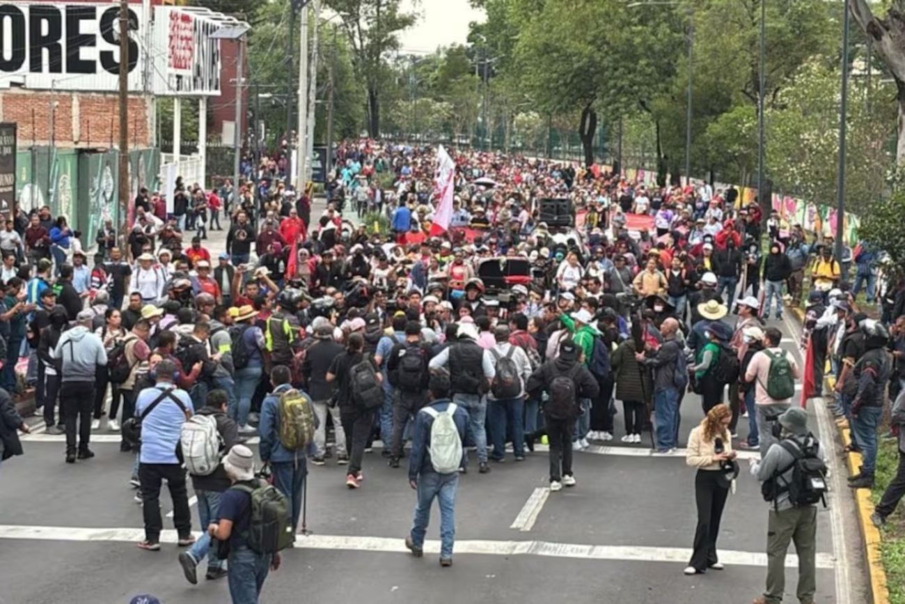 México: miles de maestros bloquearon los accesos al Estadio Azteca a 48 horas del inicio del Mundial