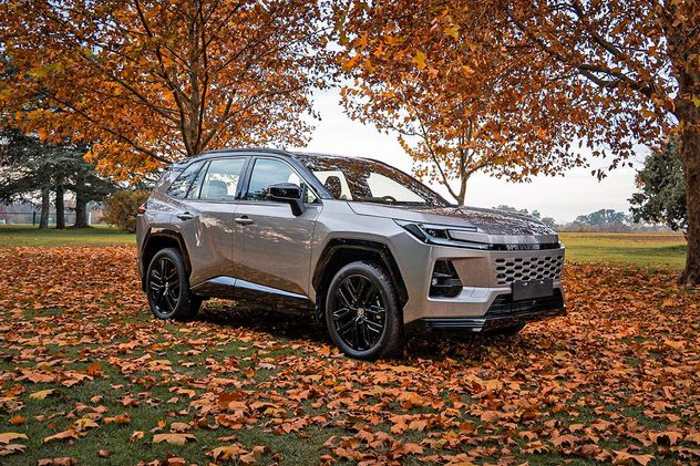La sexta generación de la RAV 4 reemplaza a la RAV 4 de quinta generación, que se vendió en Argentina desde mayo de 2019.