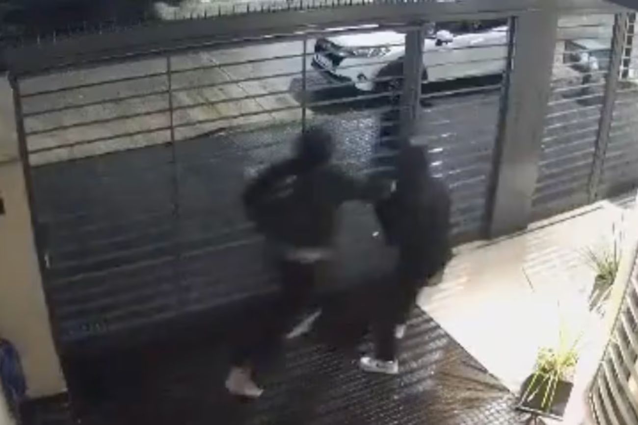 Inseguridad en Ramos Mejía: una banda entró a una casa, amenazó con atacar a dos nenes y se fugó