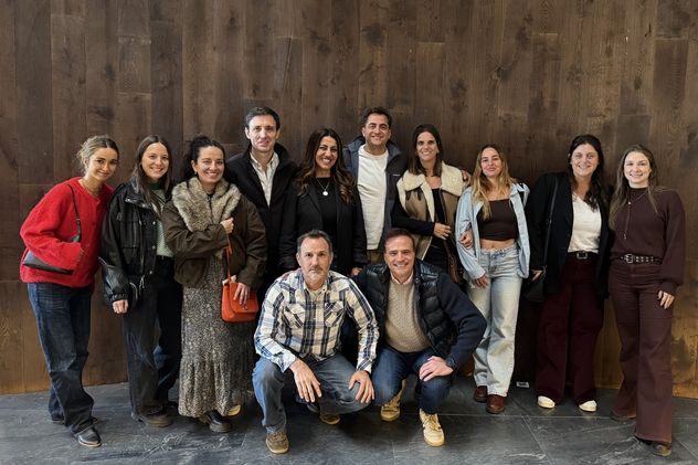 Referentes de constructoras e industrias locales compartieron un recorrido técnico enfocado en las soluciones de aislación y bienestar para las viviendas.