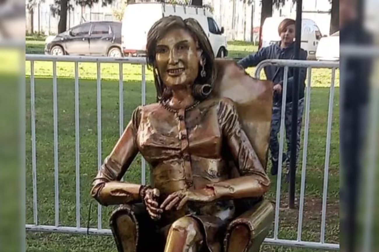 La fallida escultura en honor a Mirtha Legrand en Villa Cañas.