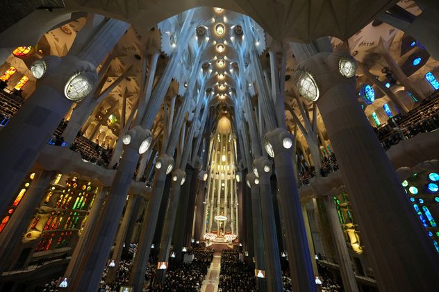 Papa León XVI en la Basílica de la Sagrada Familia.