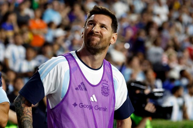 Lionel Messi en el amistoso ante Islandia.