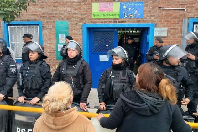 Violencia en un jardín de Rosario tras denuncias de abuso sexual contra un portero