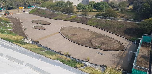 La cubierta verde del Centro Cultural Córdoba ya está en la etapa final. 