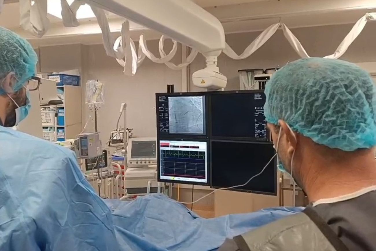 La intervención en el Hospital Córdoba se realizó a una persona de 67 años, con evolución favorable. (Gobierno de Córdoba)