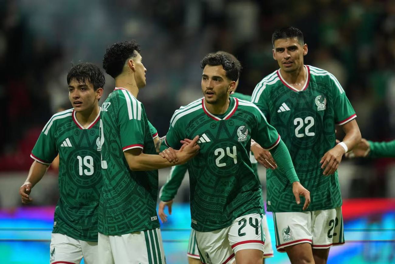 México quiere hacerse fuerte de local.