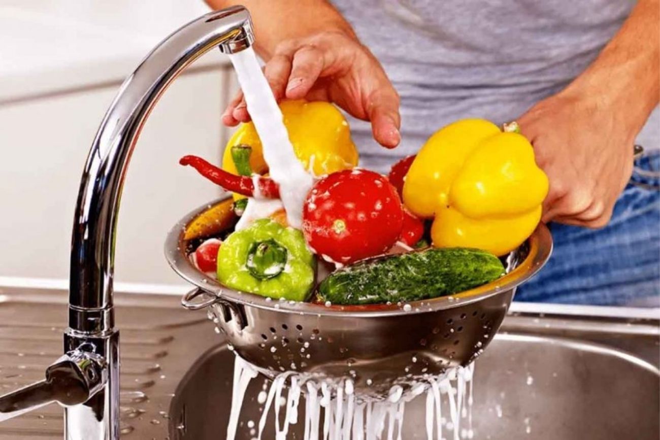 Qué hacer para prevenir bacterias en los alimentos, según especialistas internacionales.