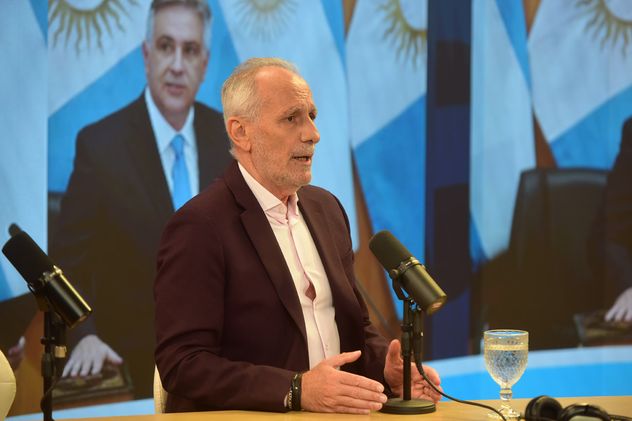 Daniel Pastore, ministro de comunicación de la provincia, en el streaming de La Voz en vivo.  (Nicolás Bravo / La Voz)