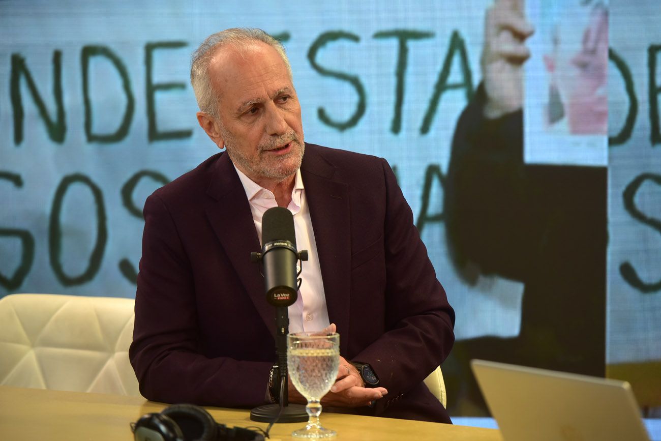 Daniel Pastore, ministro de comunicación de la provincia, en el streaming de La Voz en vivo. (Nicolás Bravo / La Voz)