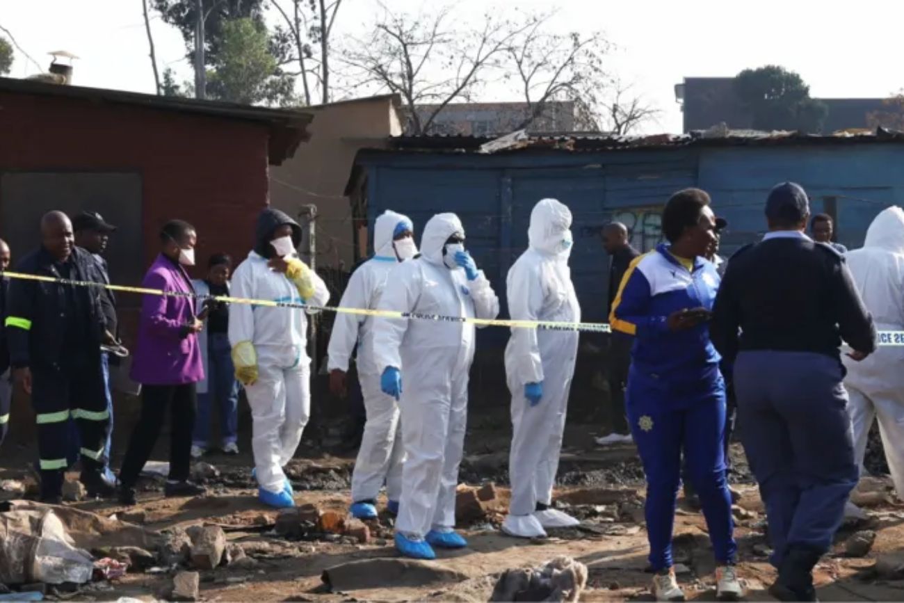 Horror en Sudáfrica: 12 muertos y nueve heridos tras un ataque a tiros en Johannesburgo. (Gentileza BBC)