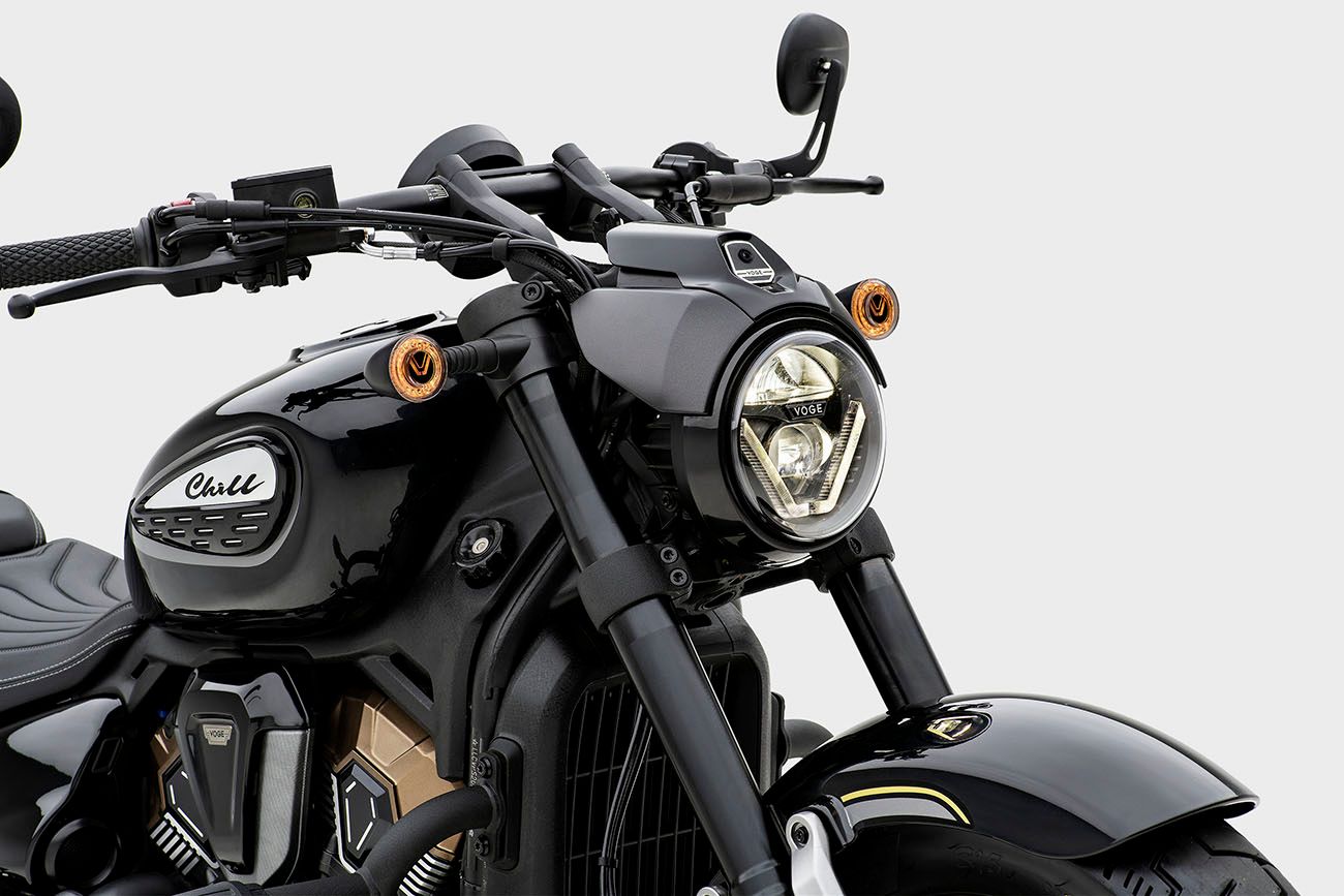 La nueva Voge compite directamente con modelos como la QJ Motor SRV 600 cc, Royal Enfield Shotgun 650 cc, Royal Enfield Super Meteor 650 cc y Morini Calibro 700 cc.