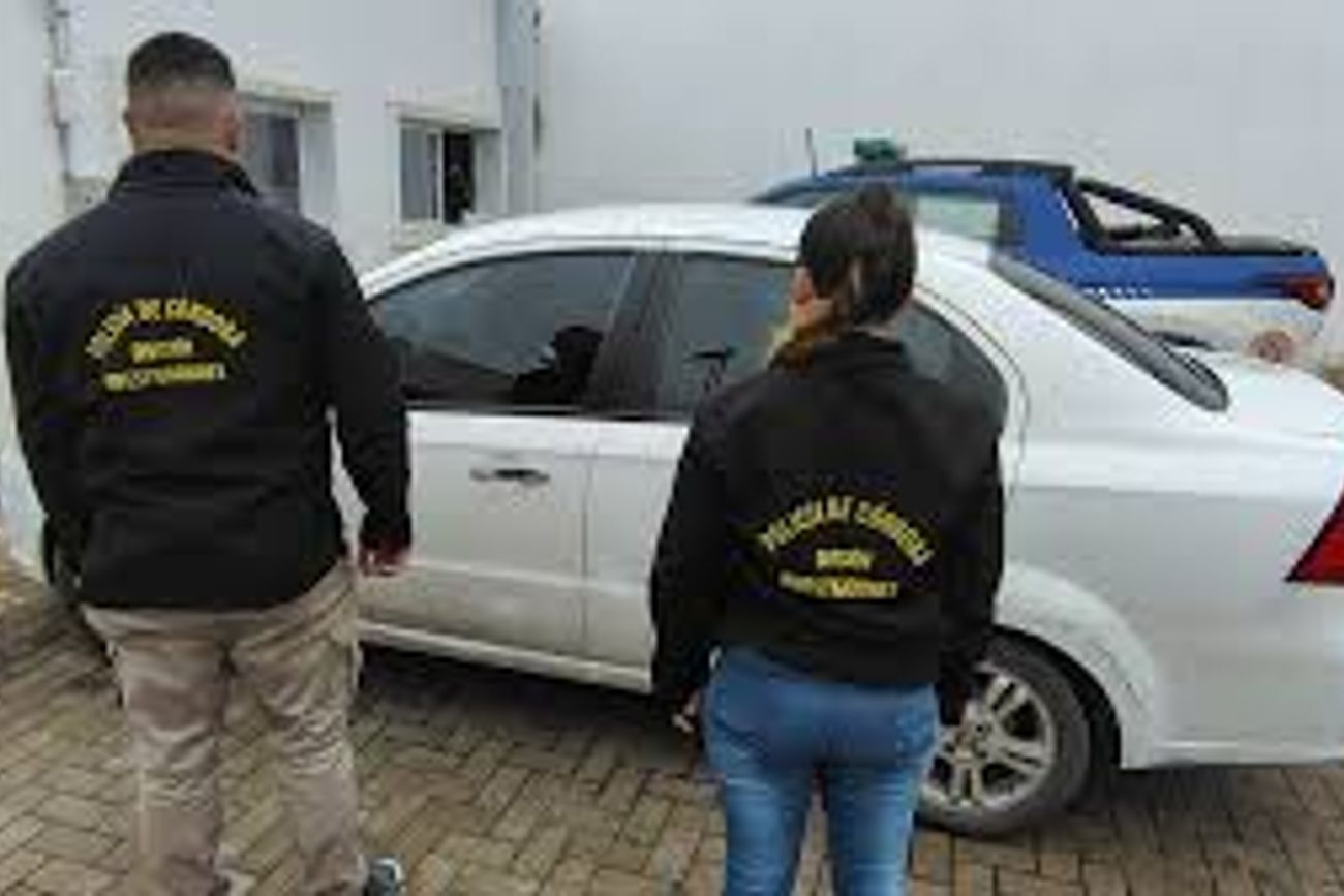 Allanamientos por licencias truchas en el CPC de barrio Jardín. 