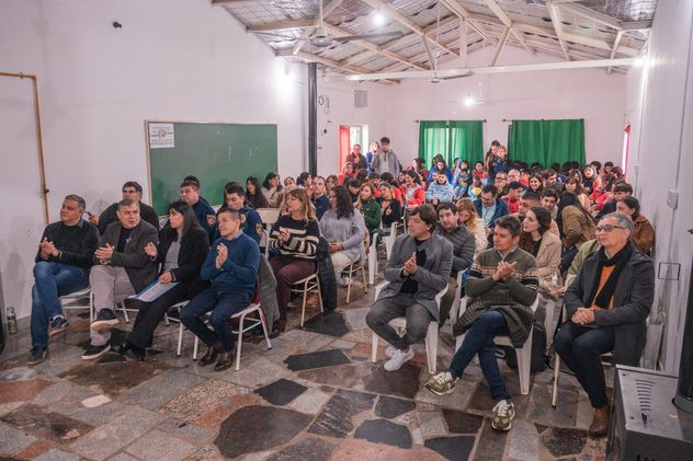 Con su proyecto de economía circular, estudiantes transforman descartes de granito en nuevos productos con valor agregado.