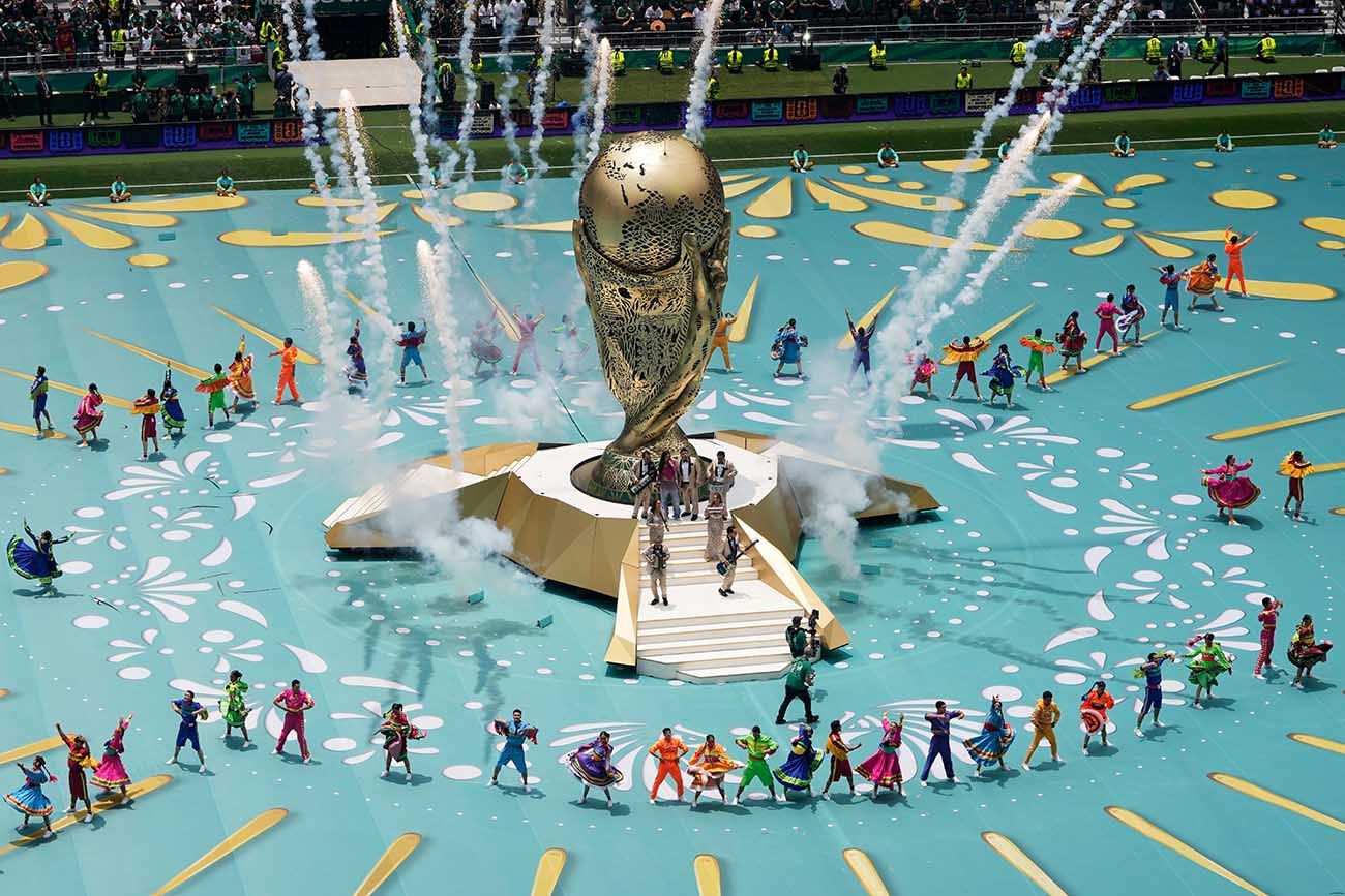 Artistas en el campo durante la ceremonia de apertura antes del inicio del partido de fútbol del Grupo A de la Copa Mundial entre México y Sudáfrica en la Ciudad de México, el jueves 11 de junio de 2026.