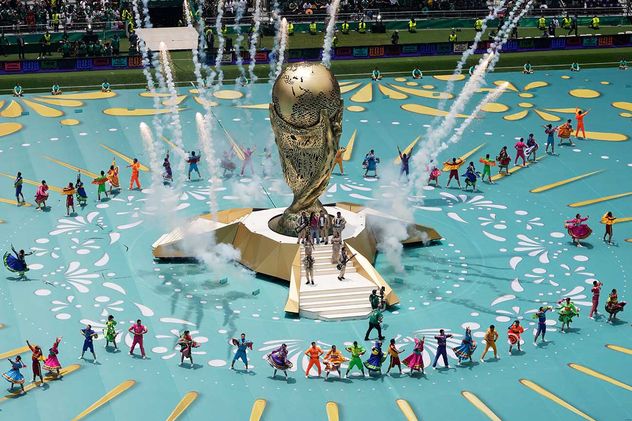 Artistas en el campo durante la ceremonia de apertura antes del inicio del partido de fútbol del Grupo A de la Copa Mundial entre México y Sudáfrica en la Ciudad de México, el jueves 11 de junio de 2026.