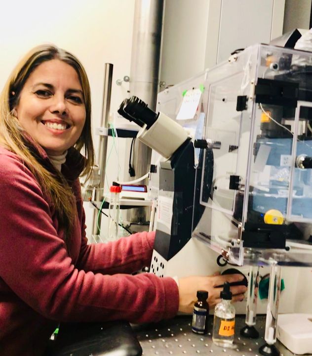 Paraje es doctora y profesora de Microbiología en la Facultad de Ciencias Exactas de la Universidad Nacional de Córdoba (UNC) e investigadora del Conicet. (Gentileza Calfix)