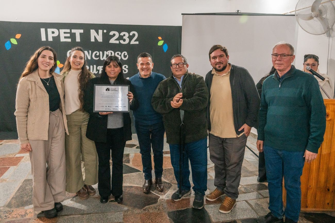 El IPET N° 232 de Ciénaga del Coro inauguró el sistema solar ganado tras obtener el primer puesto en el Concurso Escuelas Sustentables.