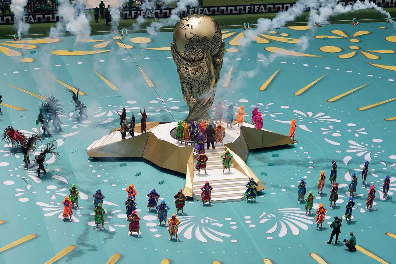Artistas en el campo durante la ceremonia de apertura antes del inicio del partido de fútbol del Grupo A de la Copa Mundial entre México y Sudáfrica en la Ciudad de México, el jueves 11 de junio de 2026.