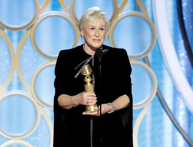 Glenn Close aceptando el Golden Globe a mejor actriz de drama por su papel en "The wife", en el año 2019.