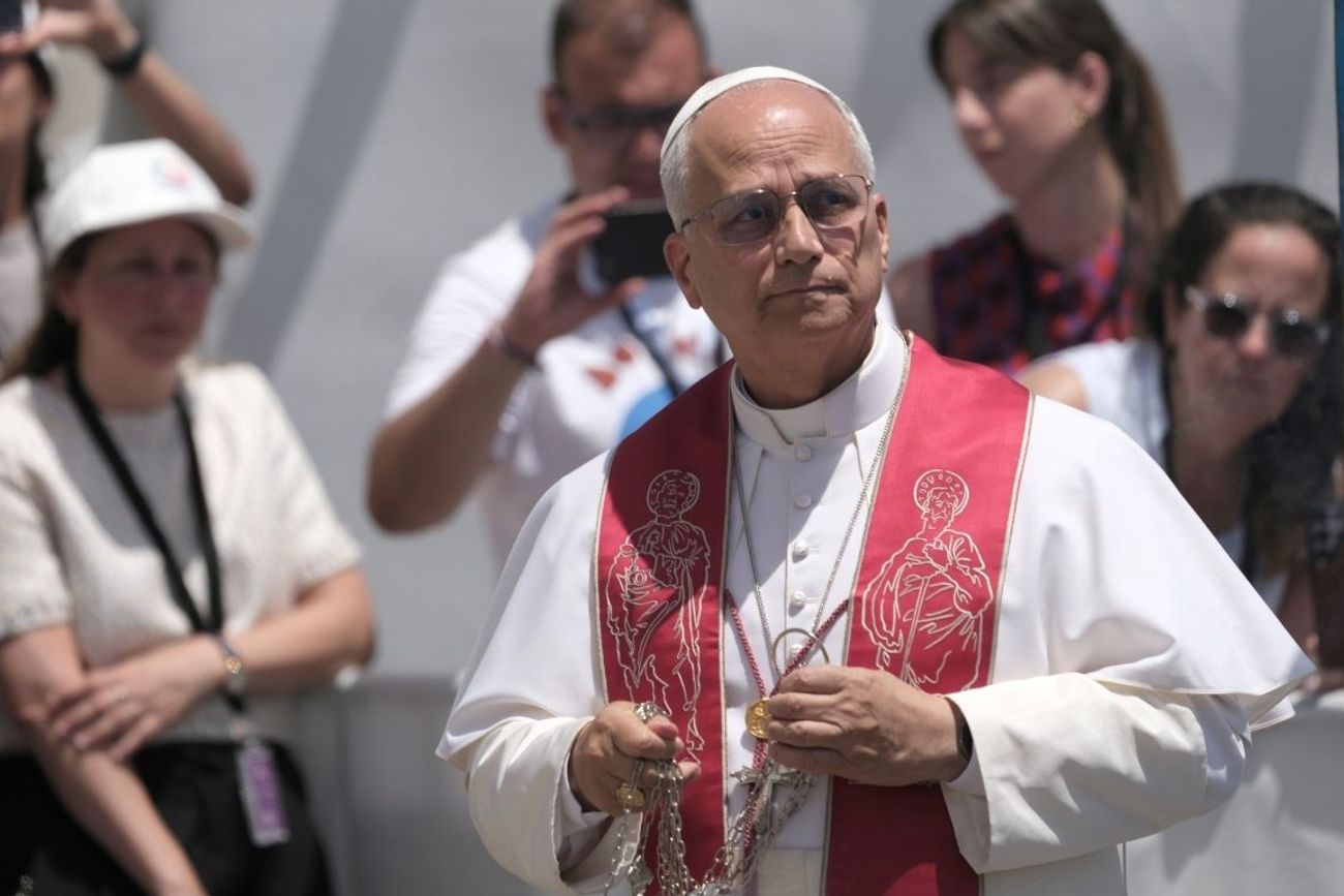 El Papa León XIV pronuncia un discurso en su último viaje oficial a España.