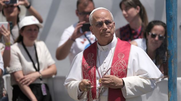 El Papa León XIV pronuncia su discurso durante una reunión con organizaciones que trabajan con migrantes en Arguineguín, Islas Canarias, España.