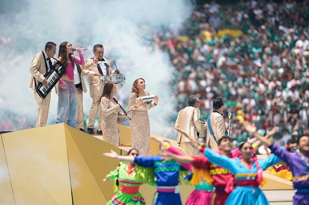 La cantante mexicana Belinda actúa antes del inicio del partido de fútbol del Grupo A de la Copa Mundial entre México y Sudáfrica en la Ciudad de México, el jueves 11 de junio de 2026.