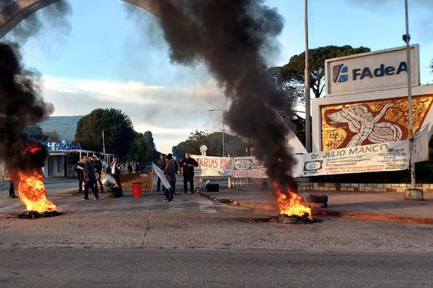 Protestas en Fadea por temor al cierre total. 