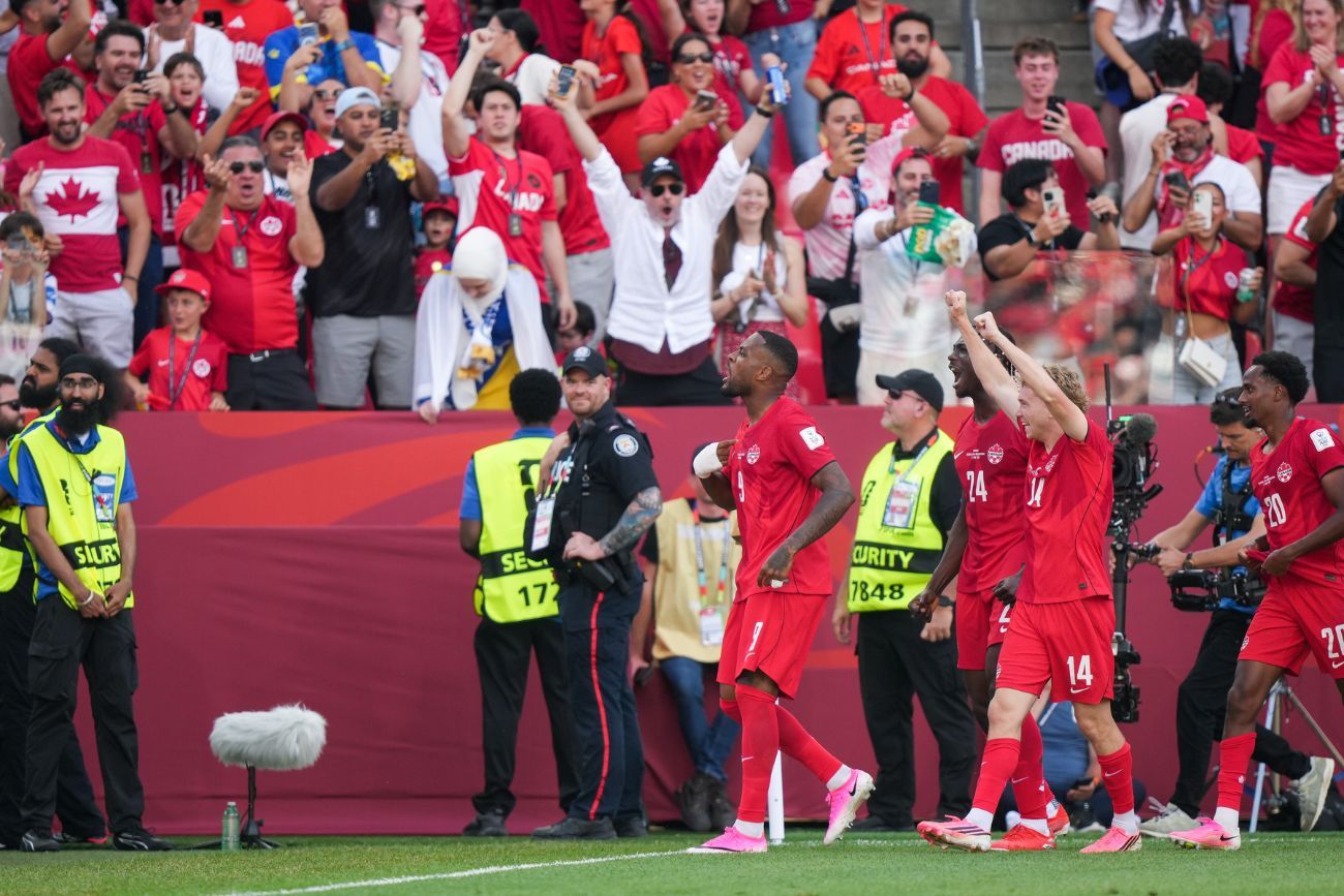 Canadá vs. Bosnia en el estreno del Mundial en Toronto.